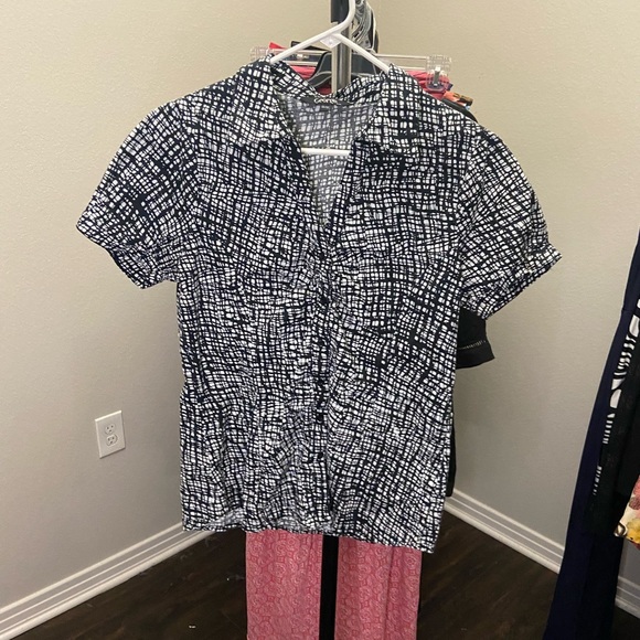 Tops 8 Black White Top Poshmark